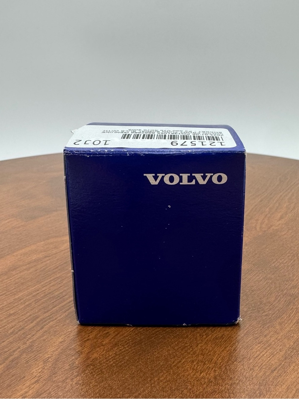 Genuine Volvo 8662986 Front Turn Signal Bulb with Socket Assembly S60 V70 XC70